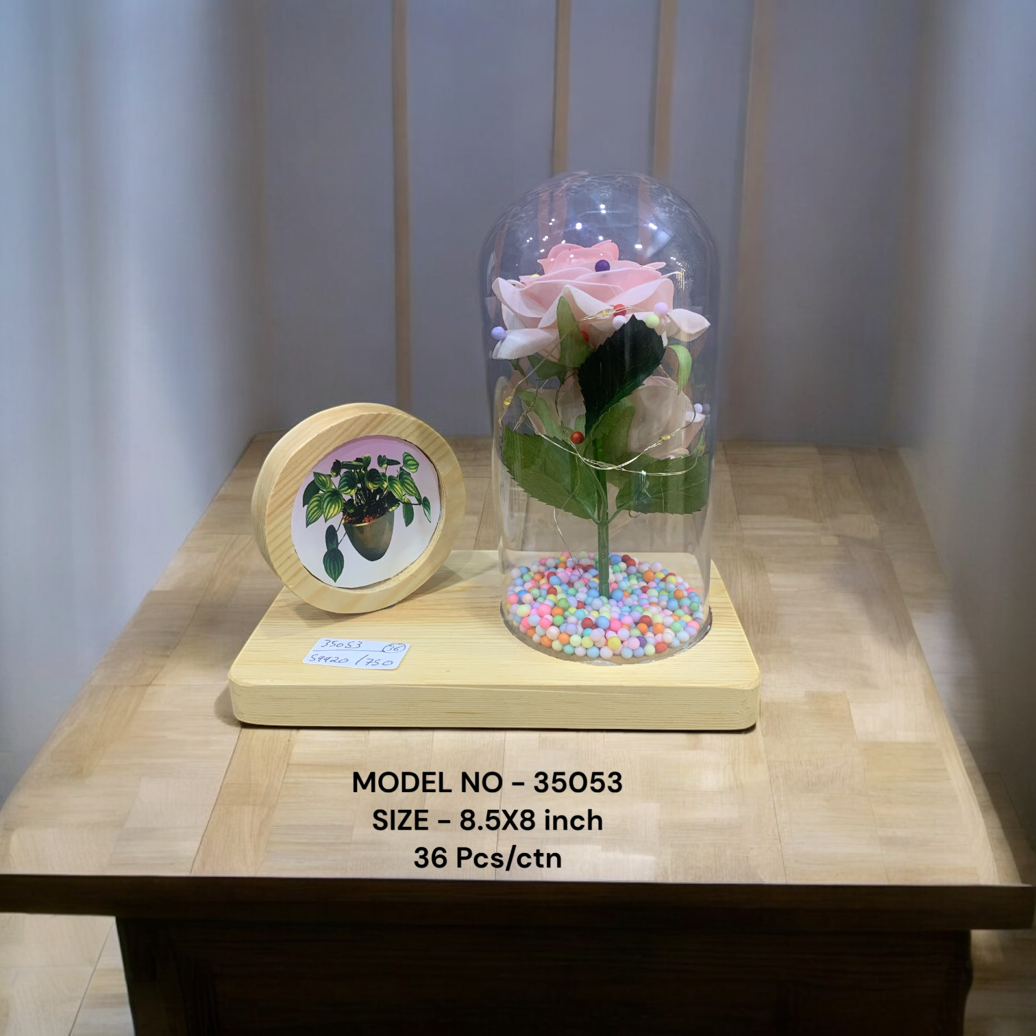 35053 (36)-GLASS SHOWPIECE