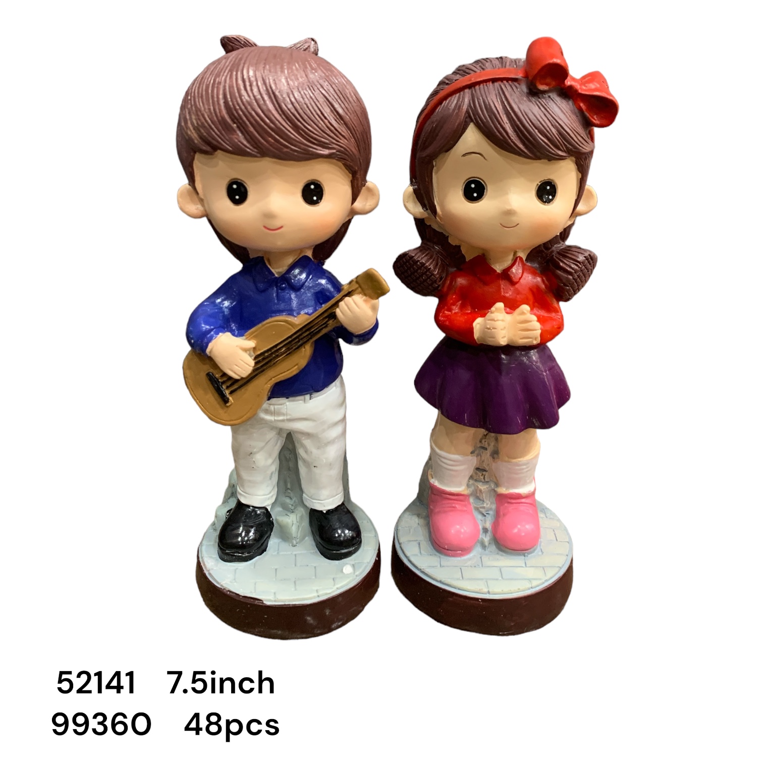 52141 (48)-POLYRESIN COUPLE SHOWPIECE