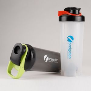 6202139 GYM SHAKER 700ML WITH HANDLE